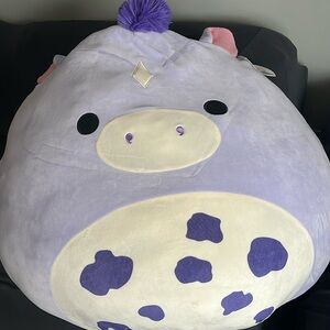 Giant meadow Squishmallow